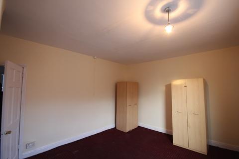 4 bedroom terraced house to rent, Hovingham Terrace,  Leeds, LS8