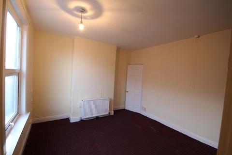 4 bedroom terraced house to rent, Hovingham Terrace,  Leeds, LS8
