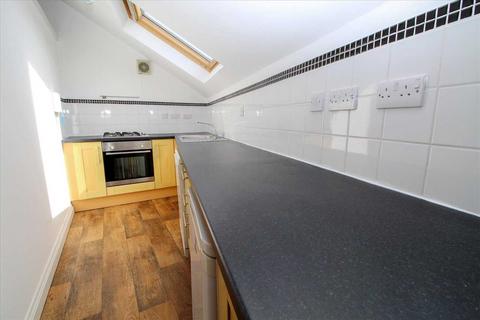 2 bedroom house to rent, Regent Street, Plymouth, Plymouth