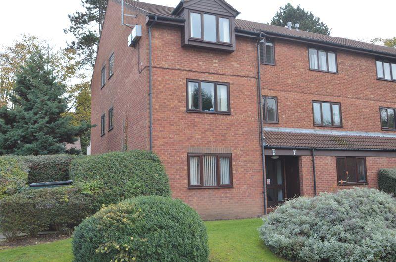 2 Bloomsbury Grove, Kings Heath B14 7NU 2 bed apartment to rent £850 pcm (£196 pw)