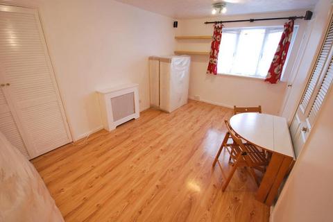 Studio to rent, LAUREL COURT, VICARS BRIDGE CLOSE, WEMBLEY, MIDDLESEX, HA0 1XY