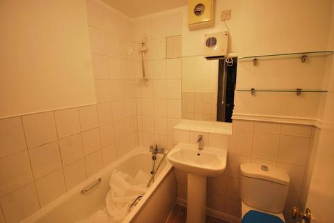 Studio to rent, LAUREL COURT, VICARS BRIDGE CLOSE, WEMBLEY, MIDDLESEX, HA0 1XY