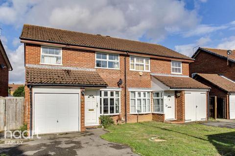 3 bedroom semi-detached house to rent, Chittering Close, Reading