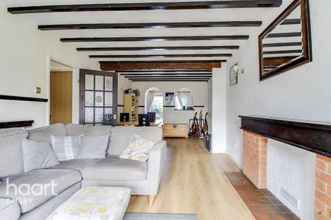 3 bedroom semi-detached house to rent, Chittering Close, Reading