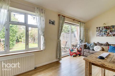 3 bedroom semi-detached house to rent, Chittering Close, Reading