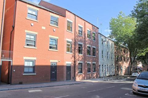 4 bedroom flat to rent, 254 North Sherwood Street Flat 2, NOTTINGHAM NG1 4EN