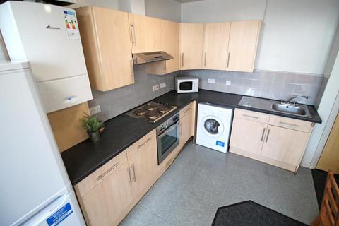 4 bedroom flat to rent, 156d, Mansfield Road, NOTTINGHAM NG1 3HW