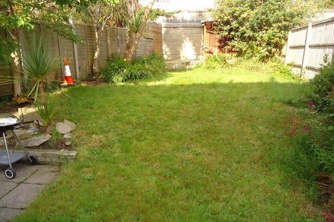 6 bedroom detached house to rent, Somerley Road, Winton, Bournemouth