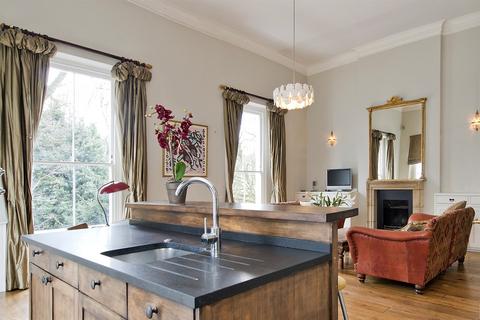 2 bedroom flat to rent, Ladbroke Grove, London, W11