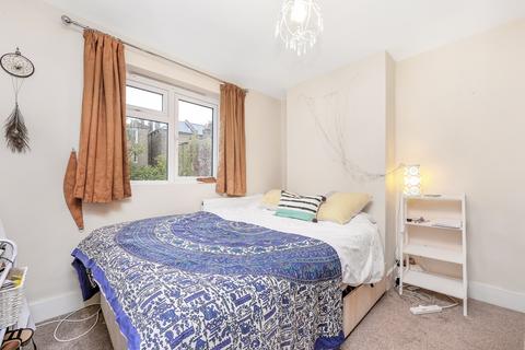 2 bedroom flat to rent, Lorne Road, Finsbury Park