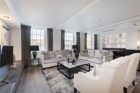 undefined, Buckingham Gate, St. James's, London, SW1E