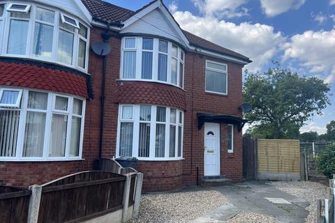 3 bedroom semi-detached house to rent, Caledon Avenue, Moston