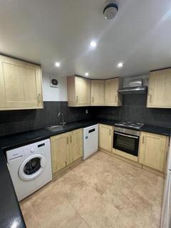 6 bedroom terraced house to rent, Meadow View, Hyde Park, LEEDS, WEST YORKSHIRE
