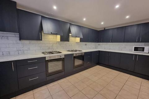 8 bedroom terraced house to rent, Richmond Avenue, Hyde Park LS6 1DB