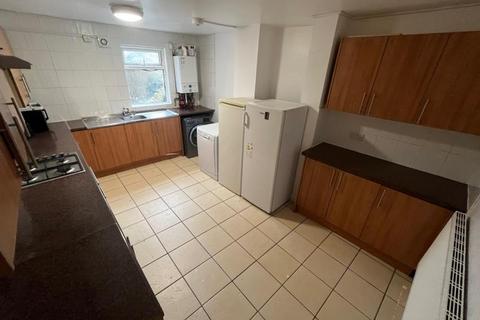 7 bedroom terraced house to rent, Chestnut Avenue, Hyde Park, Leeds LS6 1AZ
