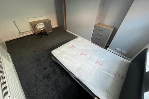 7 bedroom terraced house to rent, Chestnut Avenue, Hyde Park, Leeds LS6 1AZ