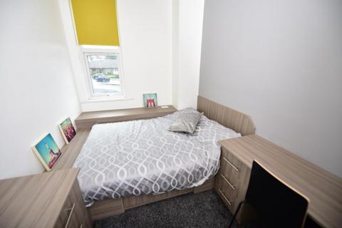6 bedroom house share to rent - Beechwood Crescent, Burley, LS4 2LL