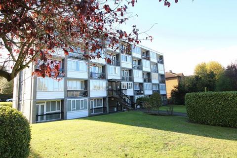 2 bedroom flat to rent, Ashbourne Close, Woodside Park, N12 8SA