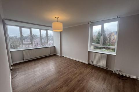 2 bedroom flat to rent, Ashbourne Close, Woodside Park, N12 8SA