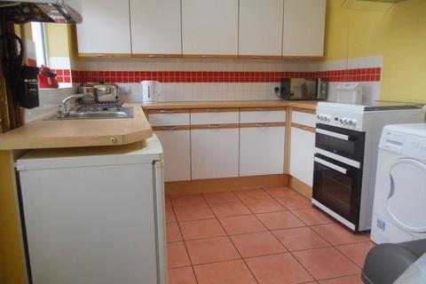 5 bedroom terraced house to rent, Priory Road, Exeter