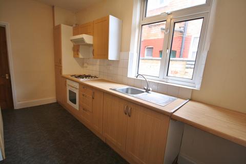 3 bedroom terraced house to rent, Barclay Street, West End, Leicester LE3