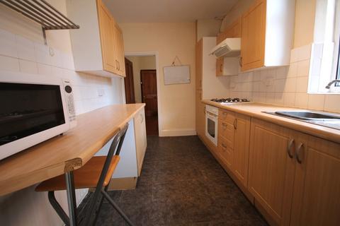 4 bedroom terraced house to rent, Barclay Street, West End, Leicester LE3