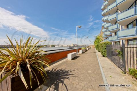 1 bedroom ground floor flat to rent, Nova Building, Docklands E14