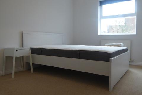 2 bedroom apartment to rent, Barkham Mews, Queens Road, Reading, RG1