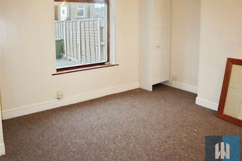 2 bedroom terraced house to rent, Church Street, Crosland Moor, Huddersfield, HD4