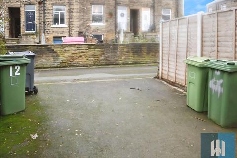 2 bedroom terraced house to rent, Church Street, Crosland Moor, Huddersfield, HD4