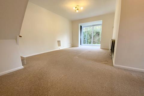 2 bedroom maisonette to rent, Rivercourt, Tavistock, Devon PL19