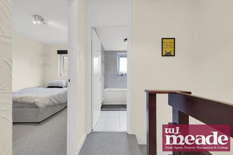 3 bedroom maisonette to rent, Sabella Court, Bow, E3
