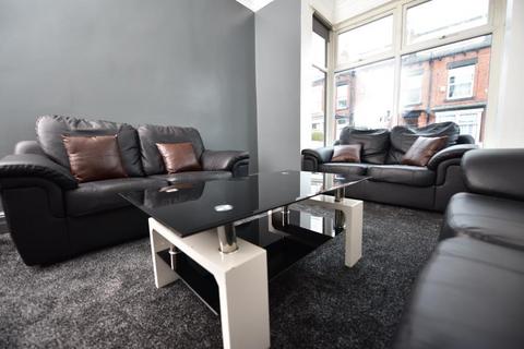 5 bedroom terraced house to rent, Norwood Place, Hyde Park, Leeds LS6 1DY