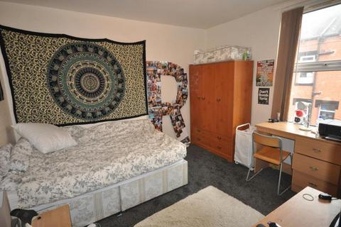 5 bedroom terraced house to rent, Meadow View, Hyde Park, Leeds LS6 1JQ