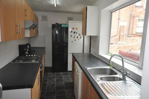4 bedroom terraced house to rent, Raven Road, Hyde Park, Leeds LS6 1DA