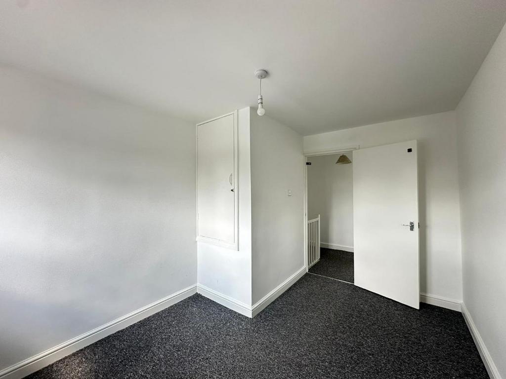 House in Leicester, Thurnby Lodge, City of Leicester - More