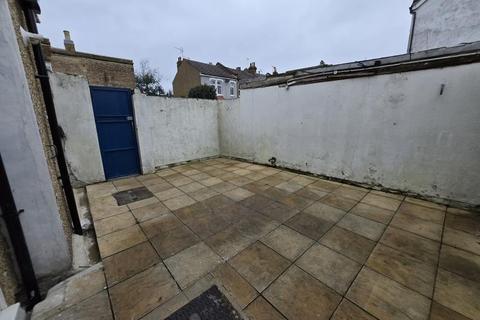 undefined, Sidney Road, Wood Green, N22