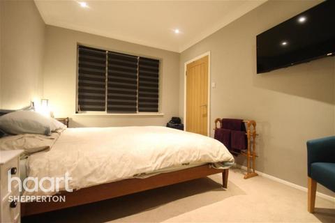 2 bedroom flat to rent, Rectory Lane, KT14 7LN
