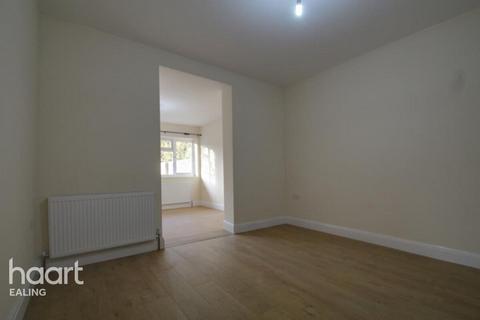 3 bedroom detached house to rent, Hurley Road, Greenford