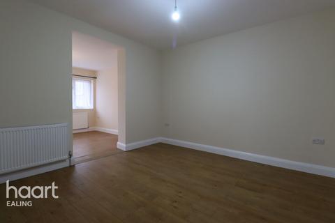 3 bedroom detached house to rent, Hurley Road, Greenford