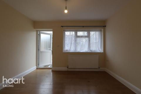3 bedroom detached house to rent, Hurley Road, Greenford
