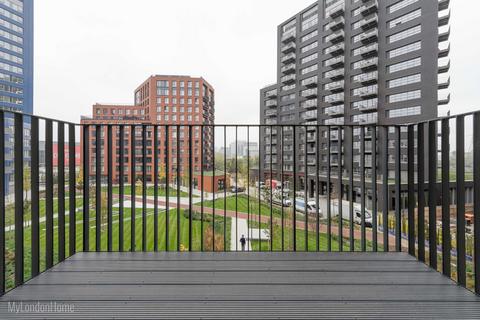 1 bedroom apartment to rent, Botanic Square, London, E14