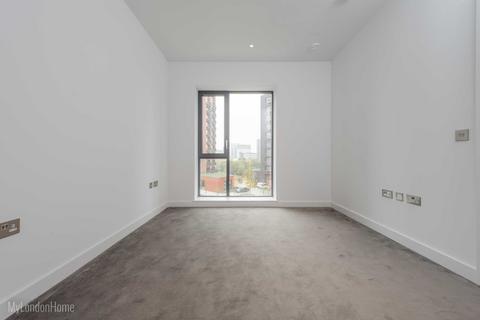 1 bedroom apartment to rent, Botanic Square, London, E14