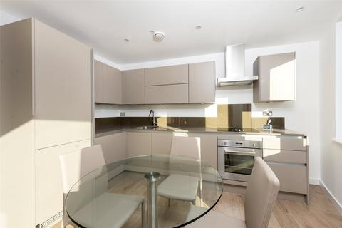 1 bedroom apartment to rent, Williamsburg Plaza, London, E14