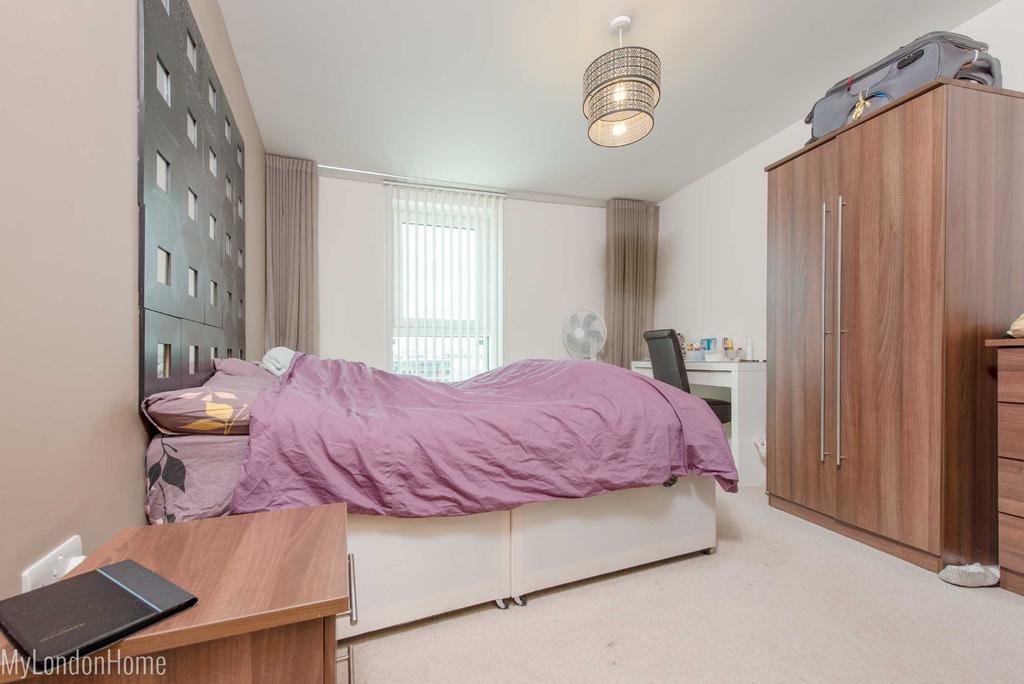 Admiral House, St Wharf, Vauxhall, London, SW8 2 bed flat £