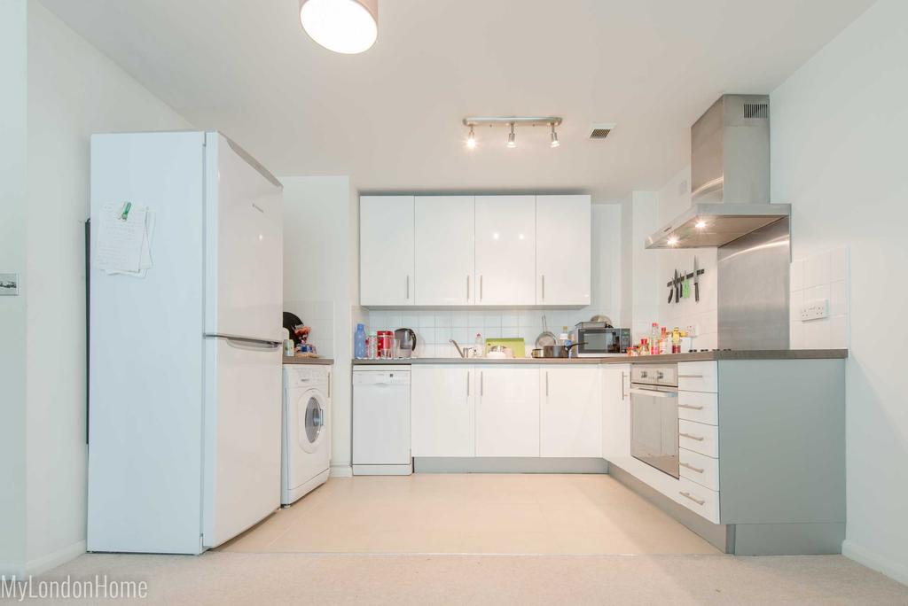 Admiral House, St Wharf, Vauxhall, London, SW8 2 bed flat £