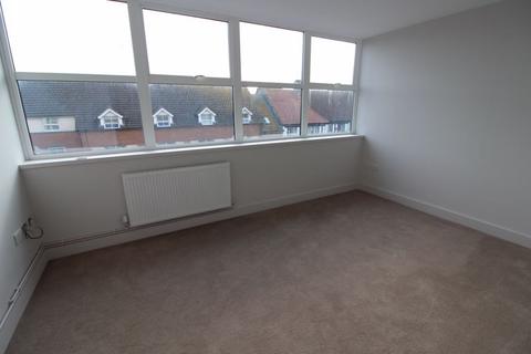 2 bedroom apartment to rent, Quarry Hill Road