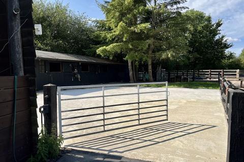 Equestrian property to rent - Cathill Lane, Dorking