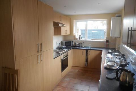 6 bedroom property to rent, Victoria Street, Exeter