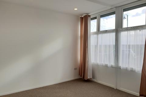 1 bedroom ground floor flat to rent, Promenade, Penzance
